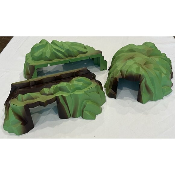 Maxim Enterprise 2003 Green Plastic Toy Train Track Mountain Tunnel Thomas Brio - Picture 3 of 13